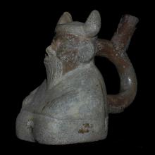 Vase anthropomorphe, homme assis